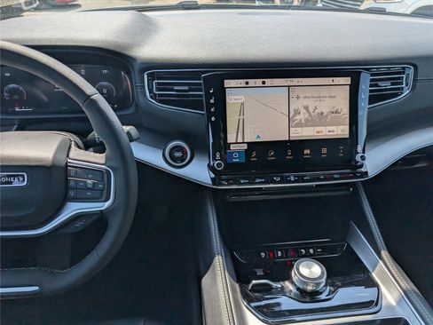 New 2026 Jeep Grand Wagoneer 4WD image 15