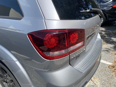 Used 2019 Dodge Journey Crossroad w/ Driver Convenience Group FWD image 11