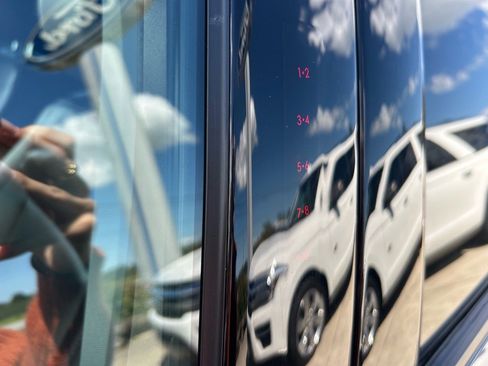 Used 2022 Ford Explorer XLT w/ Equipment Group 202A image 16