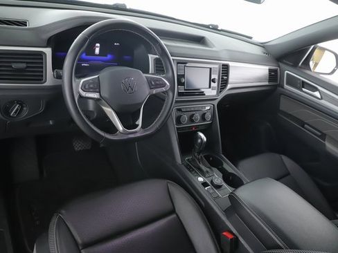 Used 2022 Volkswagen Atlas Cross Sport SE image 17