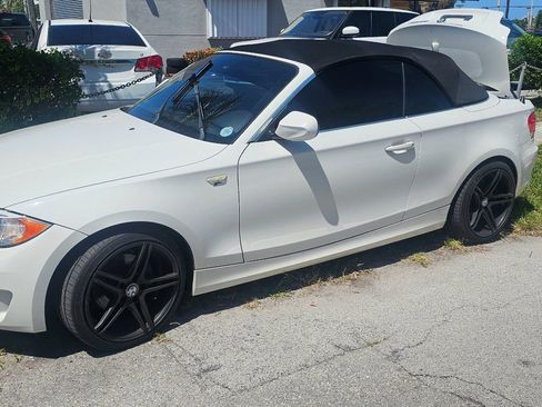 Used 2013 BMW 128i Convertible RWD image 2