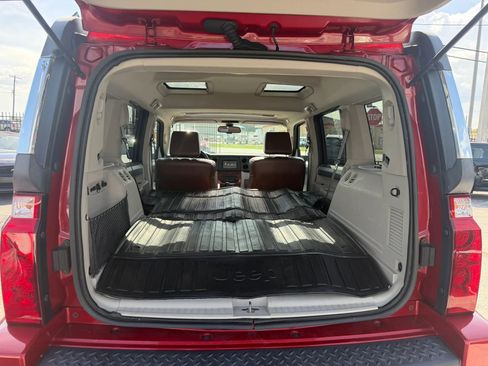 Used 2006 Jeep Commander Limited AWD/4WD image 16