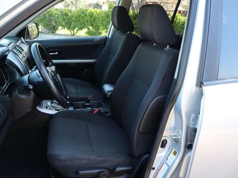 Used 2010 Suzuki Grand Vitara Premium image 24