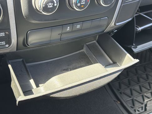 Used 2015 RAM 1500 Express AWD/4WD image 23