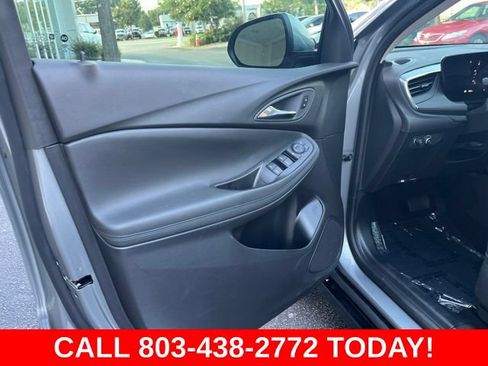 Used 2025 Buick Encore GX Sport Touring w/ Advanced Technology Package FWD image 5