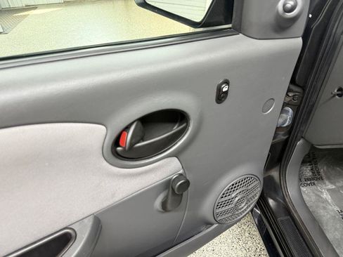 Used 2006 Saturn ION Level 2 FWD image 17