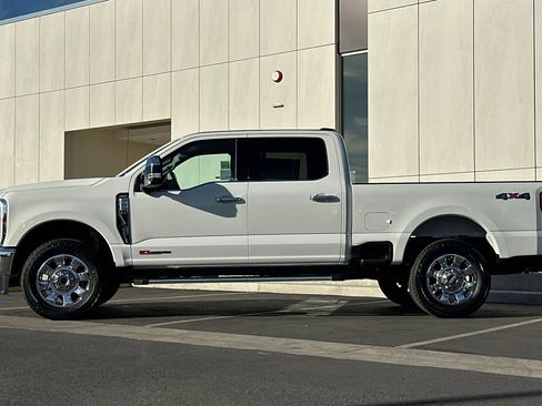 New 2026 Ford F250 Lariat w/ Lariat Premium Package image 6