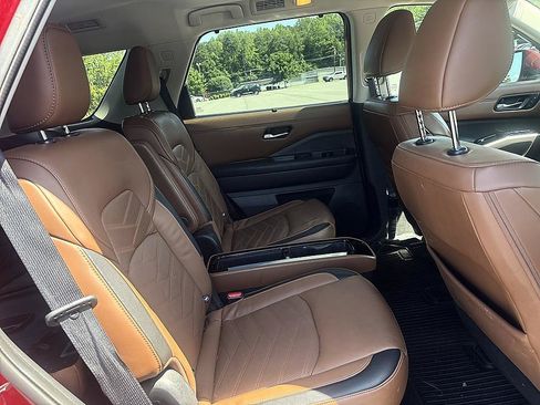 Certified 2023 Nissan Pathfinder Platinum AWD/4WD image 20