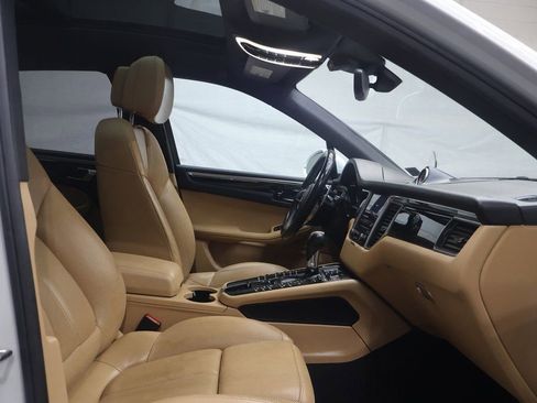 Used 2017 Porsche Macan S image 9