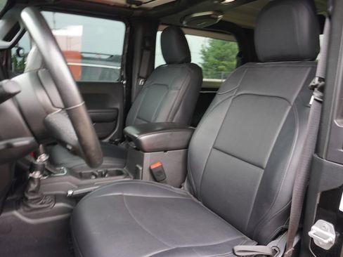 Used 2018 Jeep Wrangler Sport AWD/4WD image 2