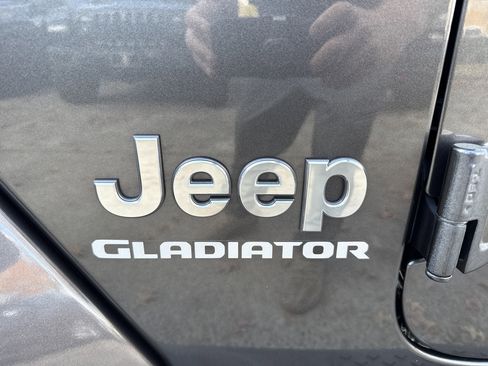 Used 2020 Jeep Gladiator Overland w/ Safety Group image 12