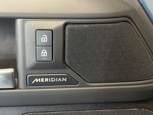 Used 2025 Land Rover Defender 110 S AWD/4WD image 32