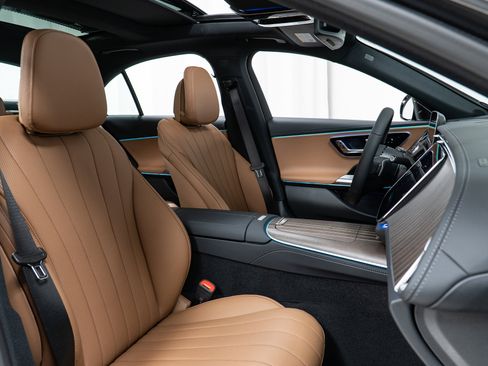 New 2026 Mercedes-Benz E 450 4MATIC Sedan image 22