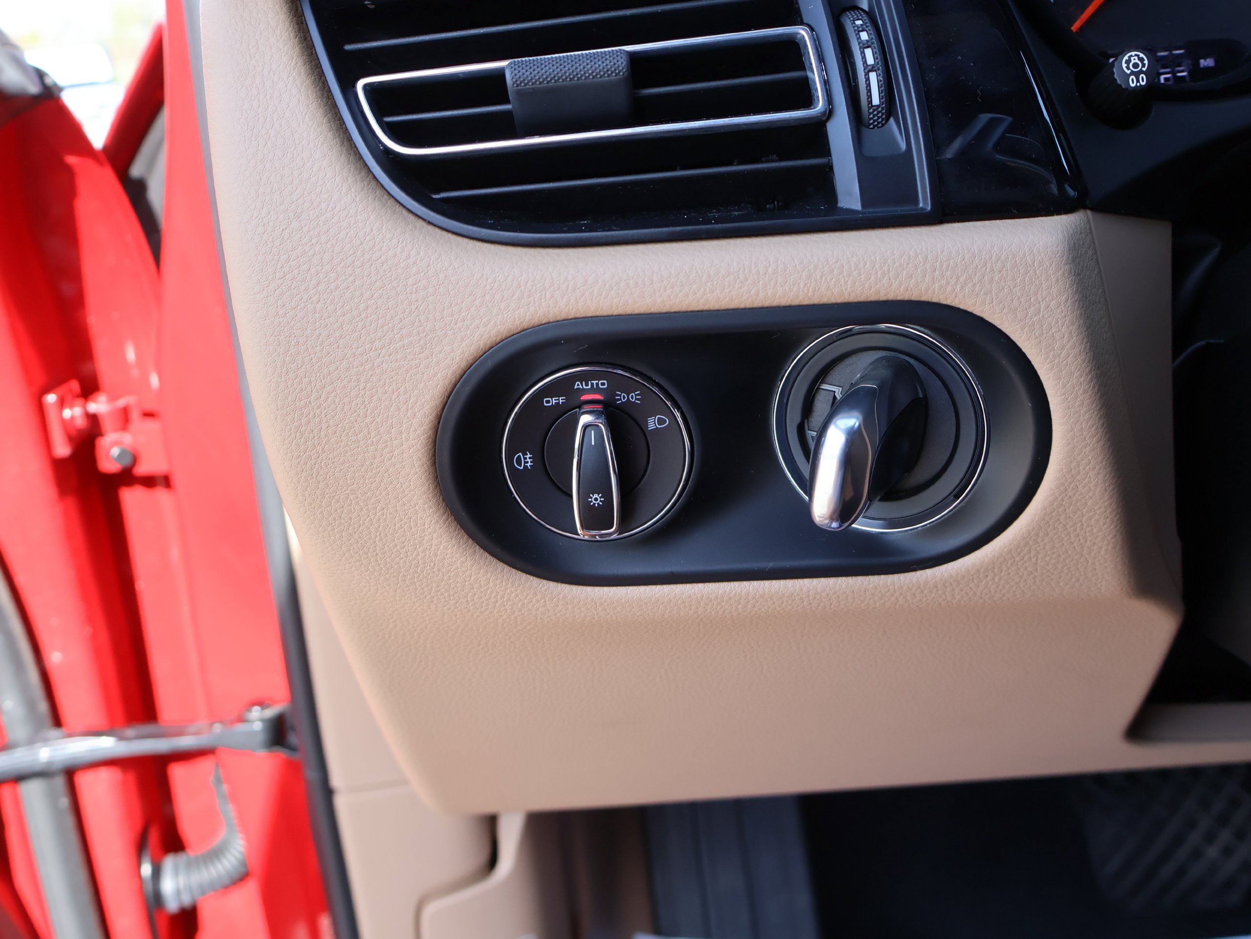 Used 2020 Porsche Macan S AWD/4WD image 31