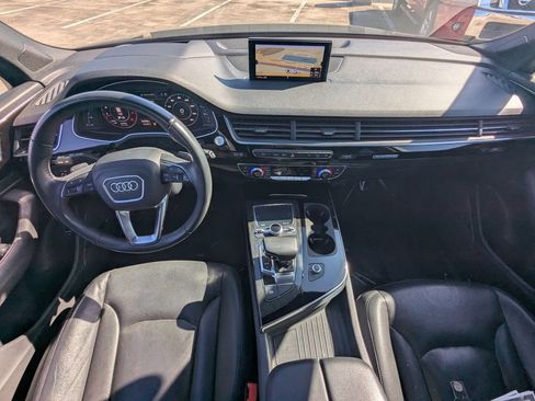 Used 2018 Audi Q7 3.0T Prestige image 3