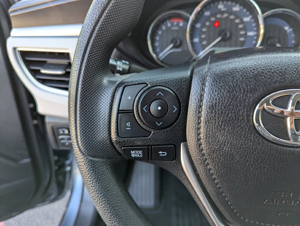 Used 2016 Toyota Corolla LE FWD image 16