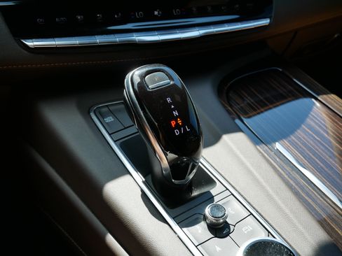 Used 2022 Cadillac Escalade ESV Sport w/ Touring Package AWD/4WD image 22