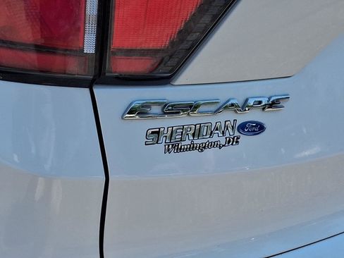 Used 2017 Ford Escape SE AWD/4WD image 30