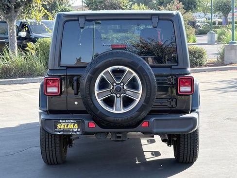 Used 2019 Jeep Wrangler Unlimited Sahara AWD/4WD image 6