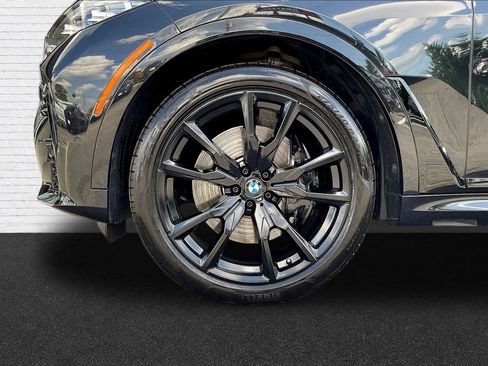 Used 2022 BMW X7 xDrive40i w/ M Sport Package AWD/4WD image 32