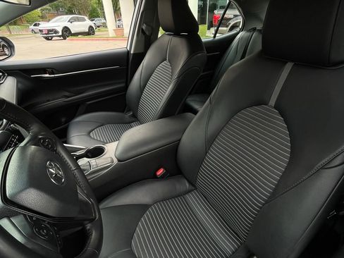 Used 2024 Toyota Camry SE image 20