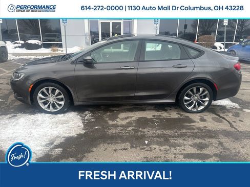 Used 2015 Chrysler 200 S w/ Comfort Group image 7