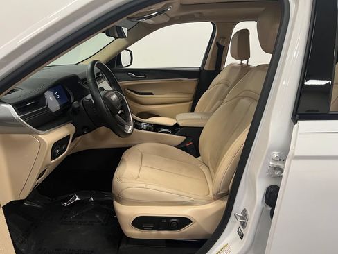 Used 2021 Jeep Grand Cherokee L Limited w/ Luxury Tech Group II AWD/4WD image 11