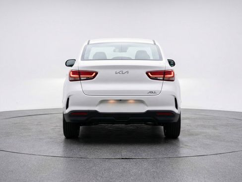 Used 2025 Kia Soul LX w/ LX Technology Package image 7