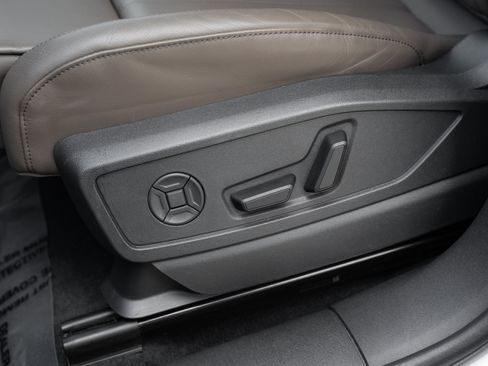 Certified 2025 Audi Q5 Premium Plus w/ Premium Plus AWD/4WD image 22