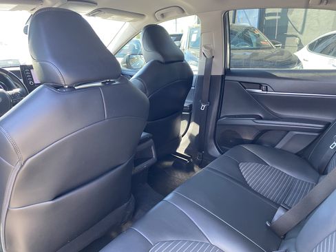 Used 2022 Toyota Camry SE image 19
