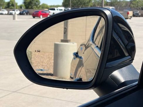 Used 2023 Buick Envision Avenir image 12