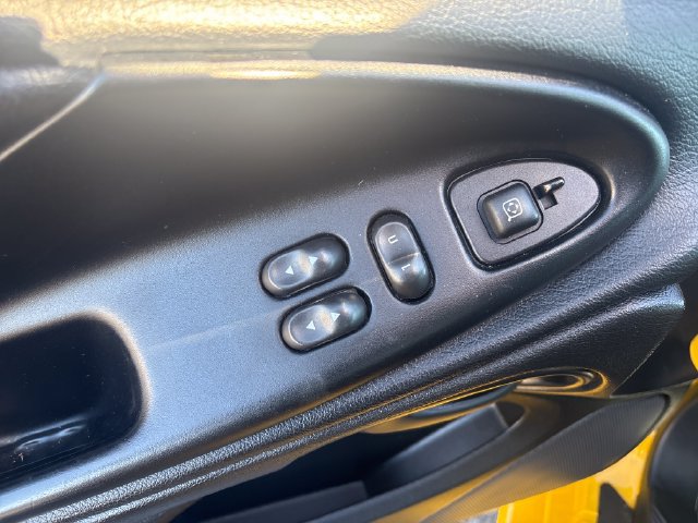 Used 1998 Ford Mustang GT RWD image 17