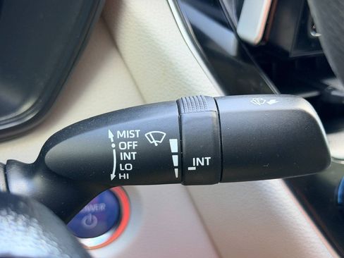 Used 2021 Toyota Corolla LE FWD image 29
