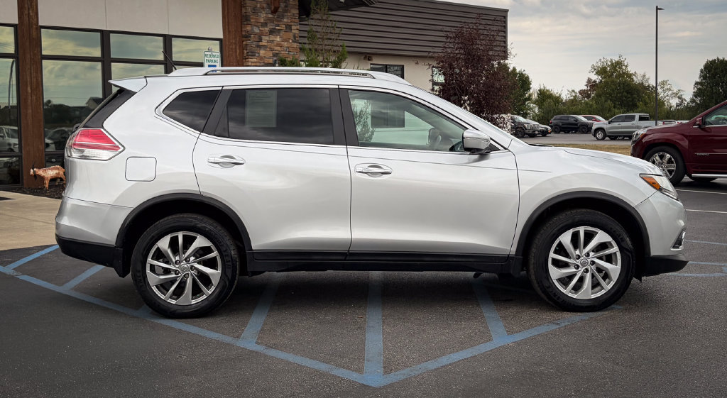 Used 2015 Nissan Rogue SL AWD/4WD image 25