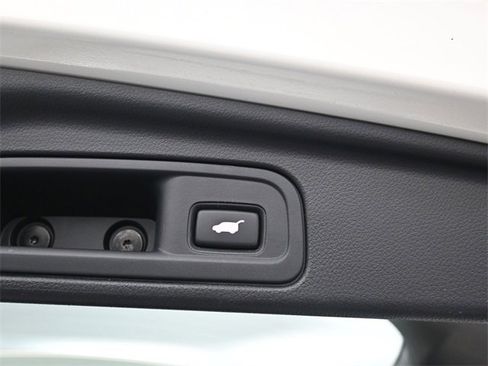 Used 2016 Honda Pilot Touring image 30