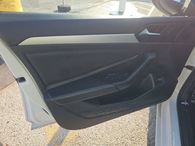 Used 2025 Volkswagen Jetta Sport FWD image 17