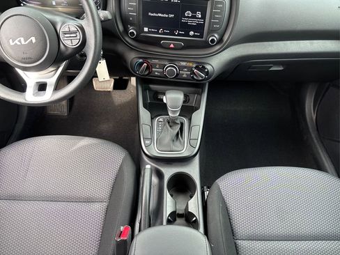 Certified 2023 Kia Soul LX FWD image 19
