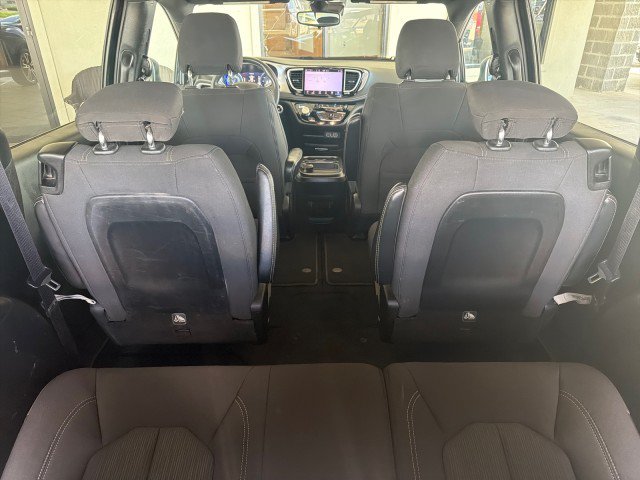 Used 2023 Chrysler Pacifica Touring FWD image 32