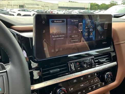New 2026 Nissan Pathfinder Platinum AWD/4WD image 13