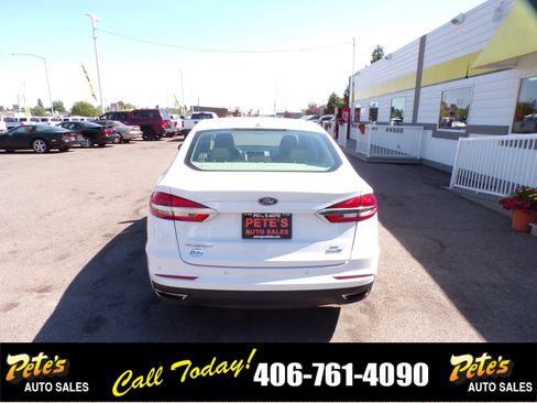 Used 2019 Ford Fusion SE image 3