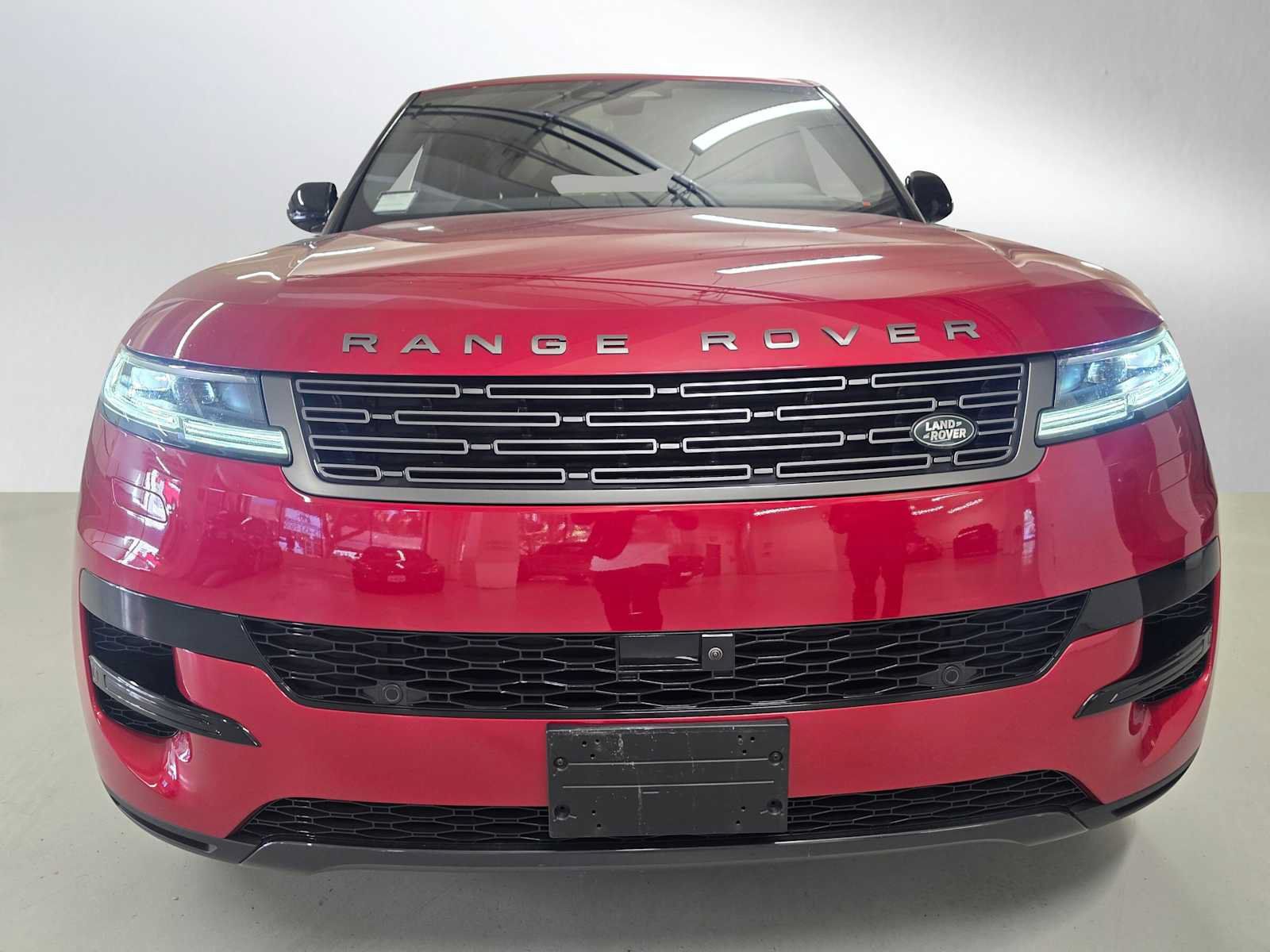 Used 2025 Land Rover Range Rover Sport SE AWD/4WD image 6