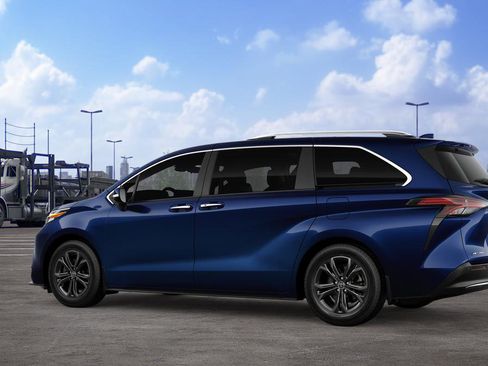 New 2026 Toyota Sienna Platinum image 5