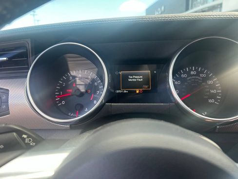 Used 2019 Ford Mustang GT RWD image 14