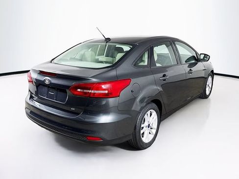 Used 2018 Ford Focus SE FWD image 29