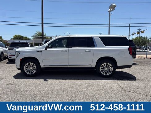 Used 2023 GMC Yukon XL SLT AWD/4WD image 7