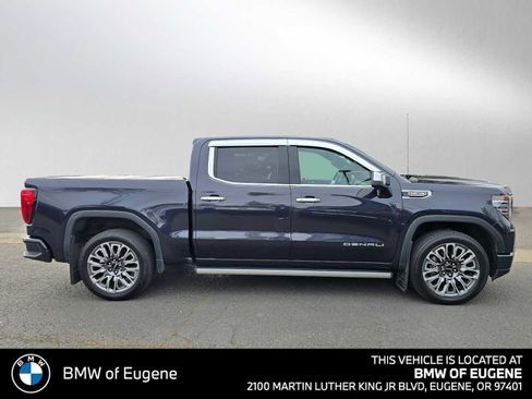 Used 2022 GMC Sierra 1500 Denali w/ Technology Package AWD/4WD image 2