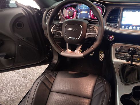 Used 2016 Dodge Challenger SRT Hellcat image 28