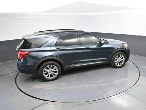 Used 2024 Ford Explorer XLT w/ Equipment Group 202A AWD/4WD image 35