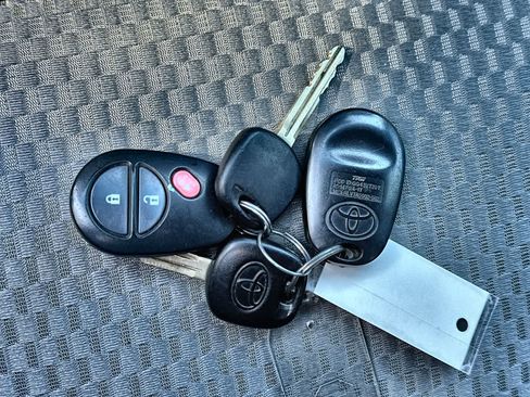 Used 2015 Toyota Tacoma PreRunner image 20