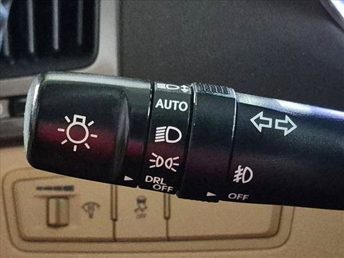 Used 2015 Hyundai Sonata Limited FWD image 13